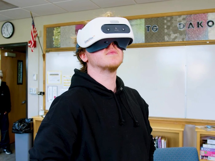 VR